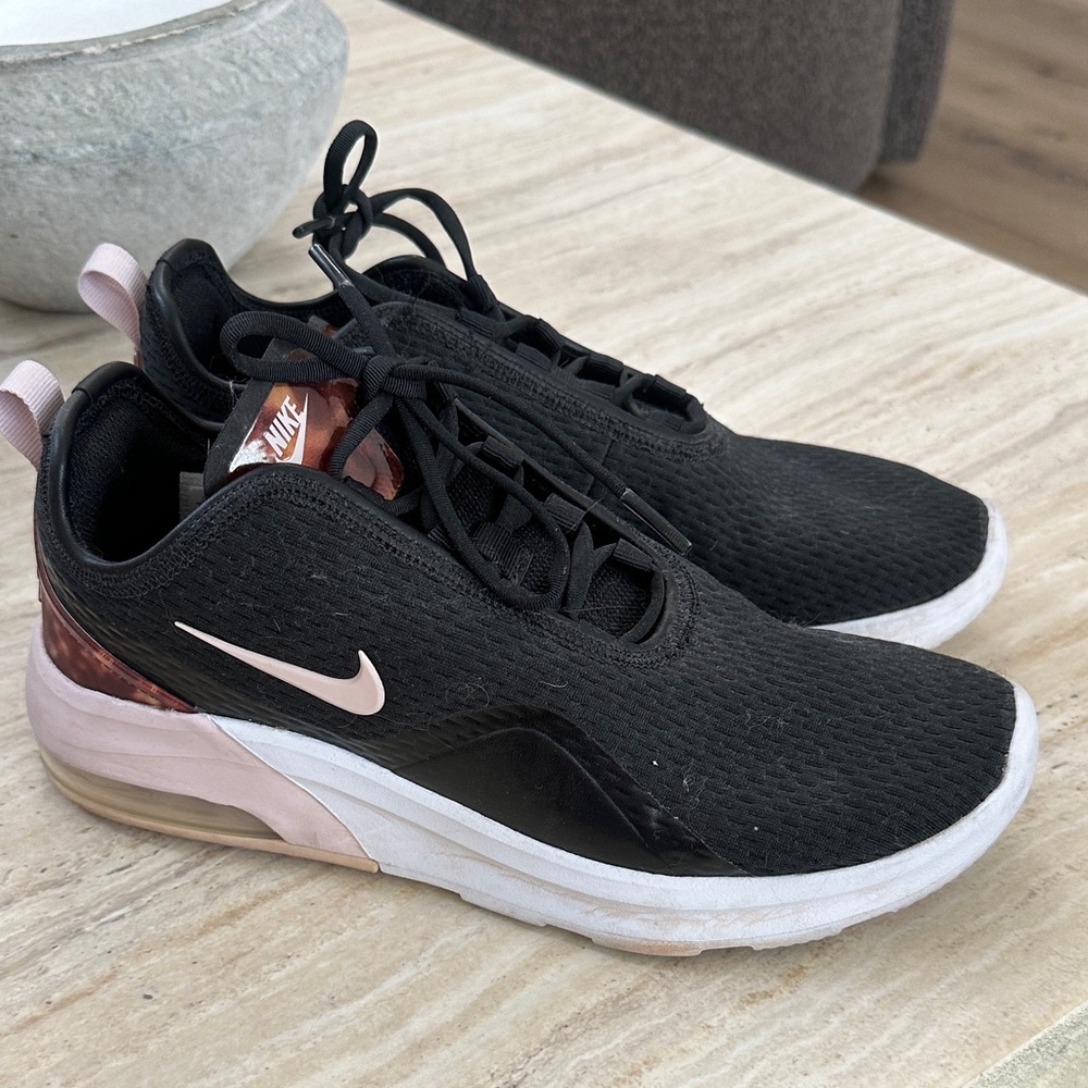 Nike Women's Black and Light Pink Sneakers
